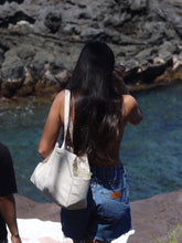 Load image into Gallery viewer, ‘Ūlei Bunches Tote
