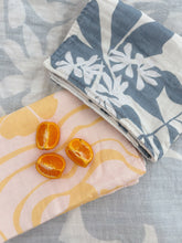 Load image into Gallery viewer, &#39;Ilima Bloom Everyday Towel
